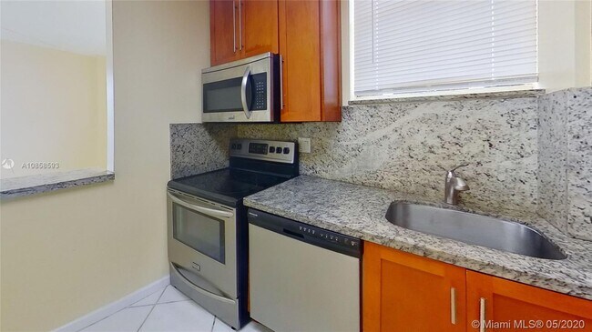Foto del edificio - 2821 N Miami Beach Blvd