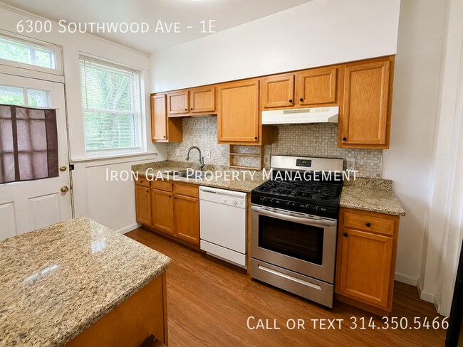 Foto del edificio - 6300 Southwood Ave