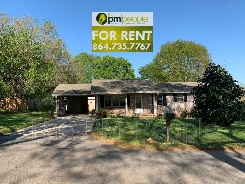 Photo - 204 Pennwood Ln