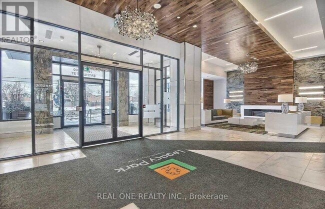 Photo du bâtiment - 7890 Bathurst St