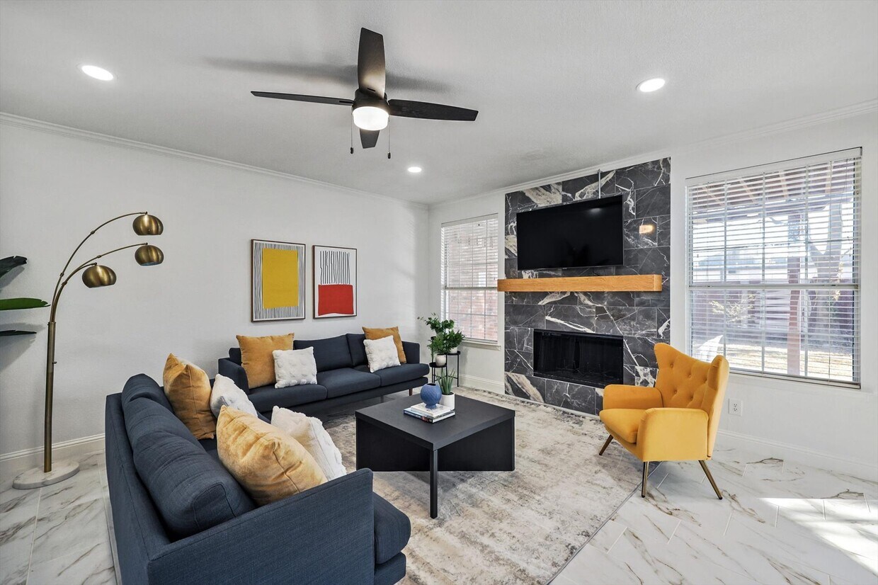 Primary Photo - 4204 Lavaca Dr