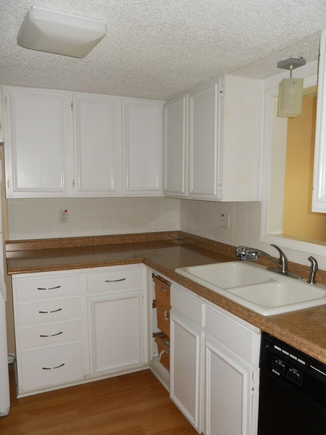 Foto del edificio - 1305 Westbrooke St