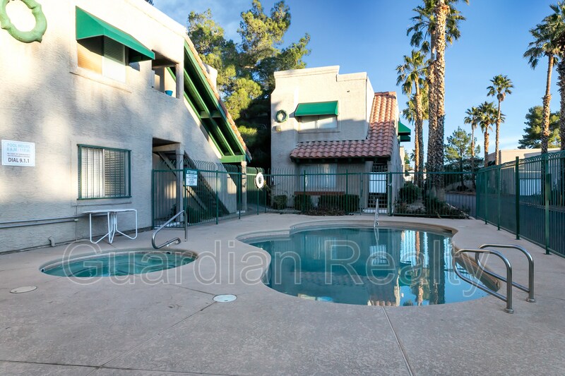 Primary Photo - 6750 Del Rey Ave