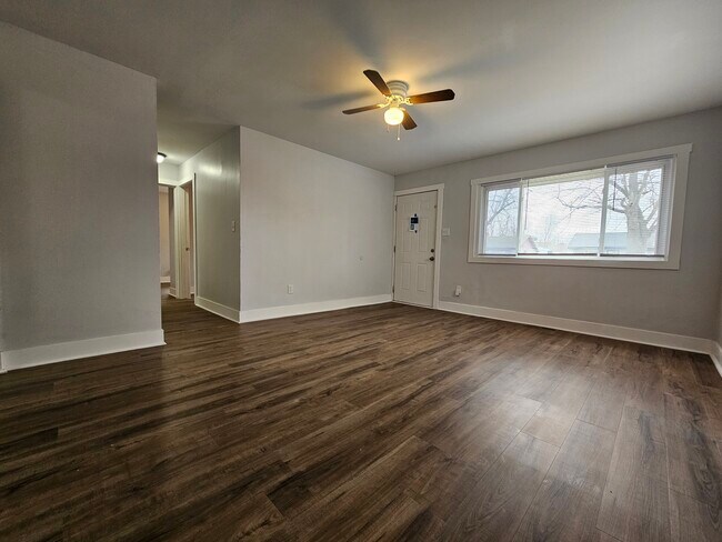 Foto del edificio - 2900 Central Dr