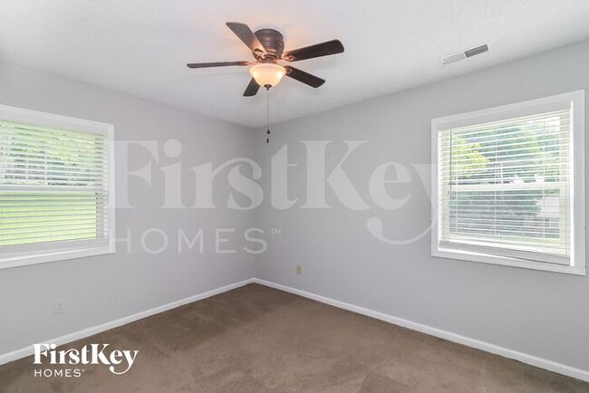 Building Photo - 4925 Olaughlin Ct SW