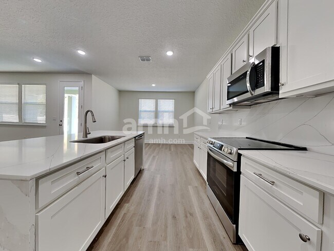 Foto del edificio - 11590 Bay Hl Cir