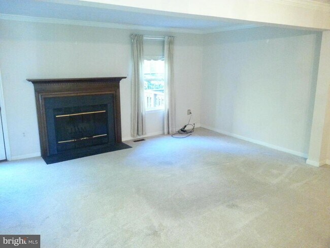 Building Photo - 606 Lakeworth Dr