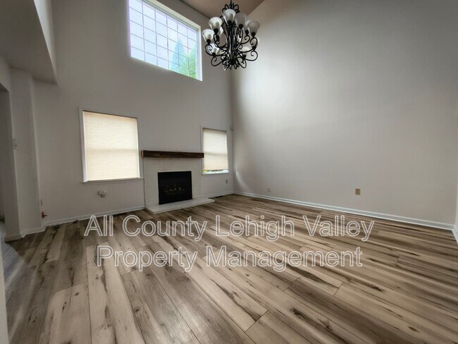 Foto del edificio - 2879 Hope Ridge Dr