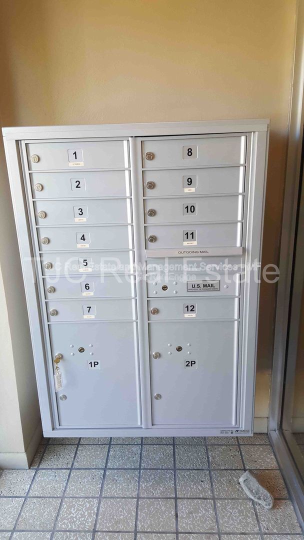 Building Photo - 42 Pearl St