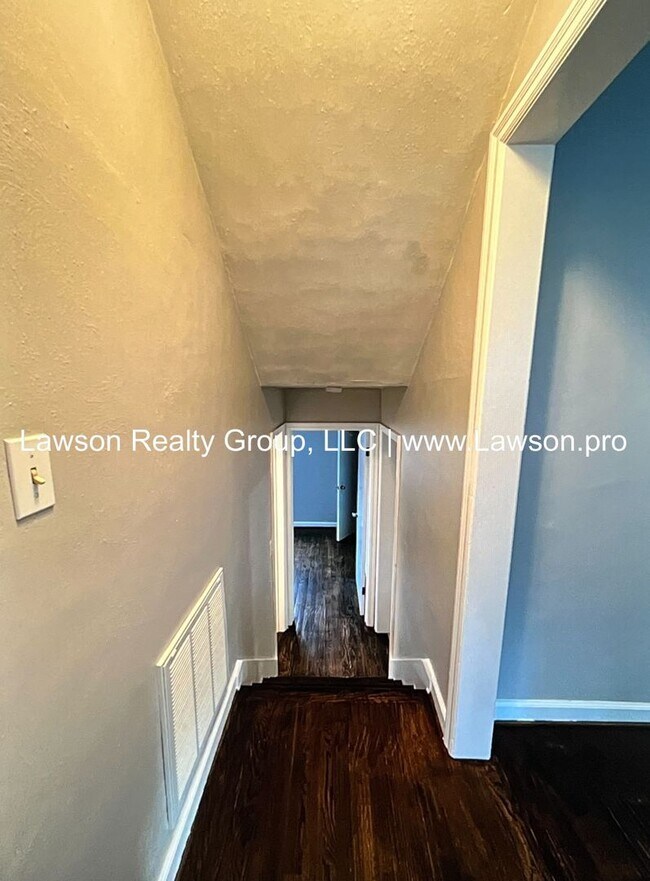 Building Photo - Two Bedroom Home in City of Salem