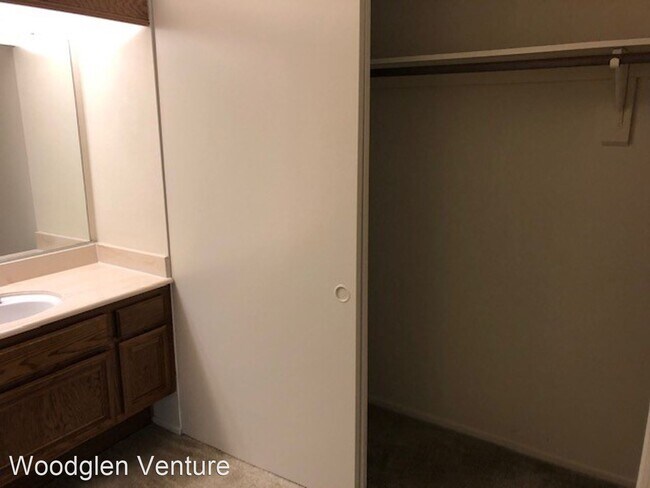 Foto del edificio - 24408 McBean Pkwy