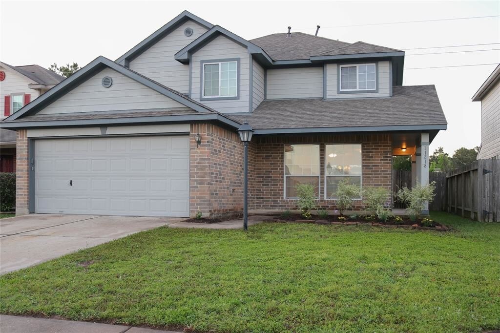 11818 Sardis Lake Dr, Tomball, TX 77375