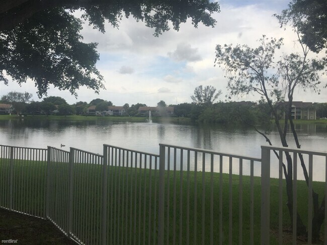 Foto del edificio - 1 br, 1 bath Condo - Lakeview Club 2880 110