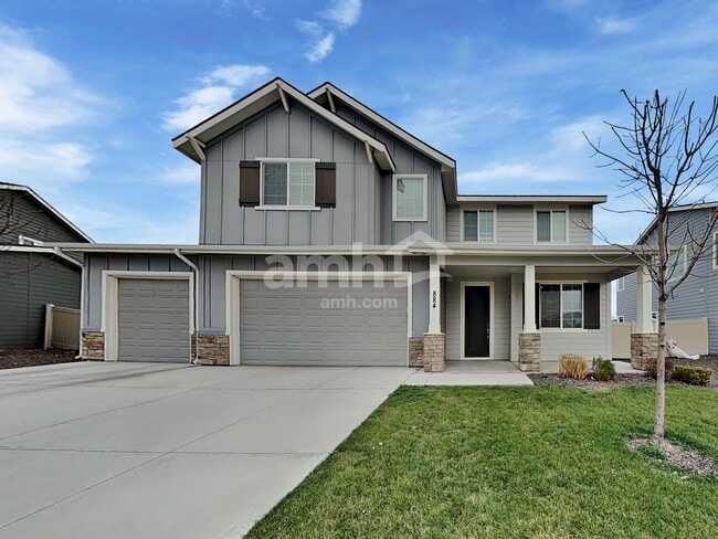 Building Photo - 884 N Garnet Creek Ave