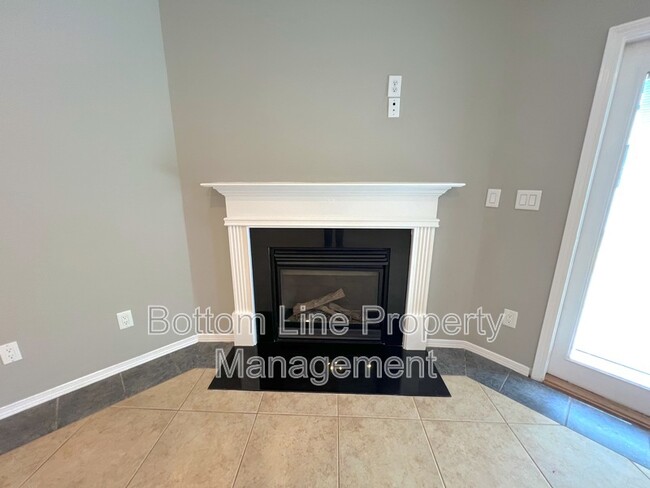 Building Photo - 10957 Dry Stone Dr