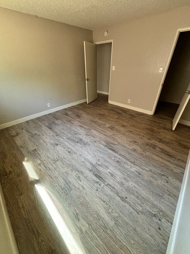 Building Photo - 7444 Tiara Way