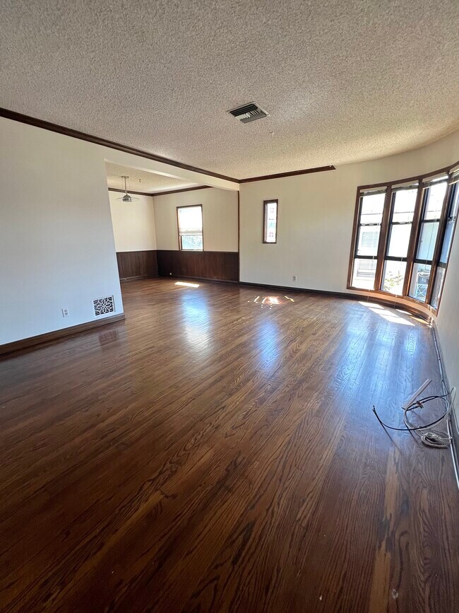 Foto del edificio - 1618 Glendon Ave