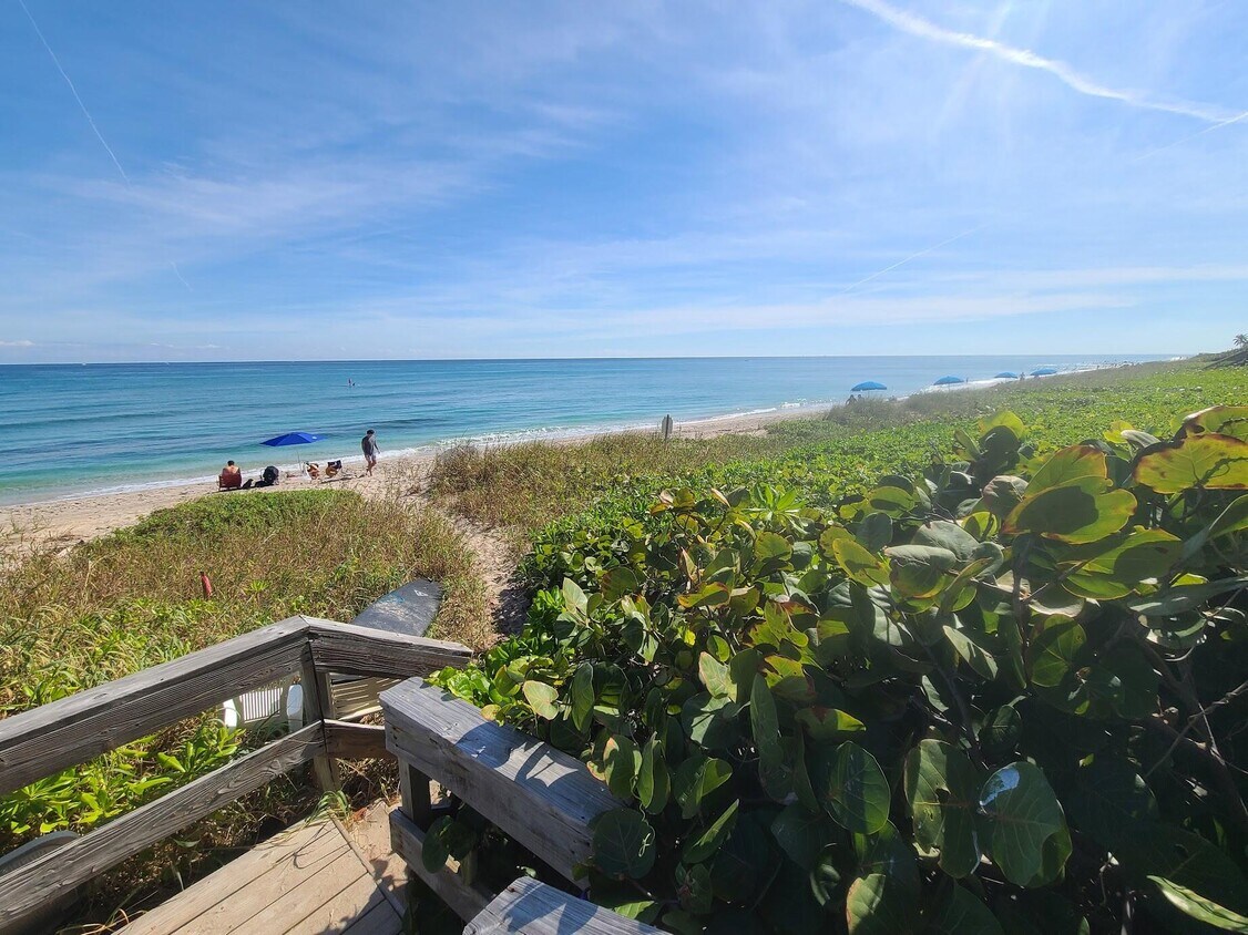 4440 N Ocean Blvd Unit 2, Delray Beach, FL 33483 Condo for Rent in