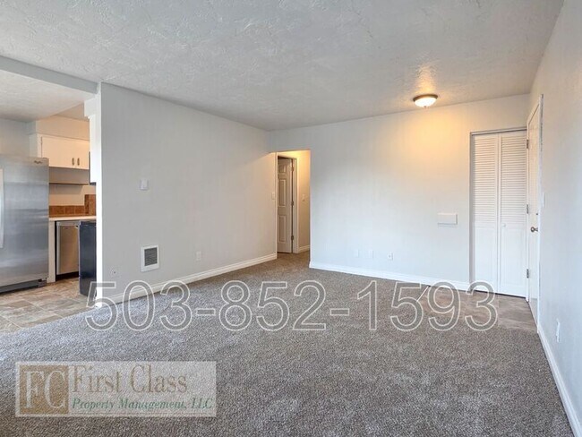 Foto del edificio - 12345 SW Hall Blvd