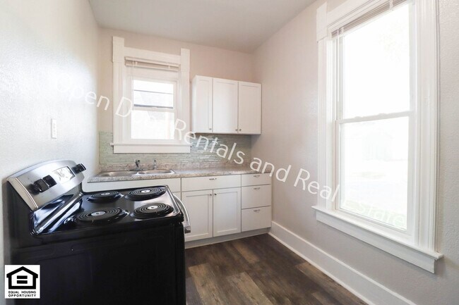 Foto del edificio - 729 Columbia Ave
