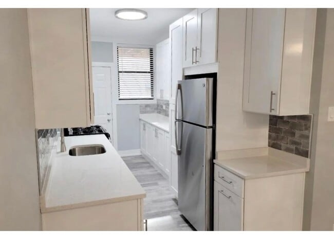 Foto del edificio - 730 W Roscoe St