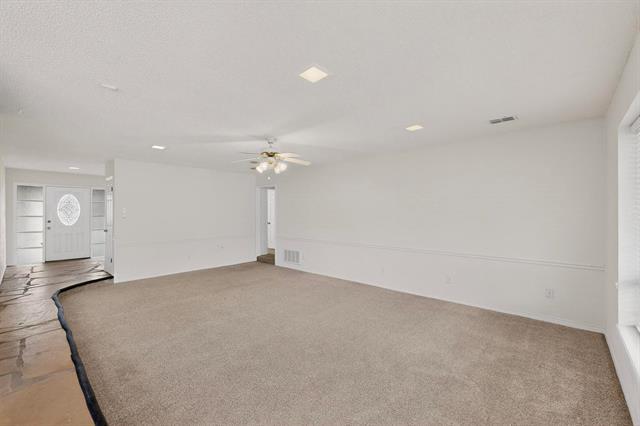 Foto del edificio - 2800 Hedgeway Dr