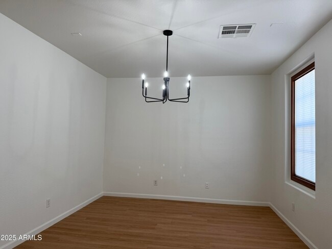 Foto del edificio - 2737 E Shannon St