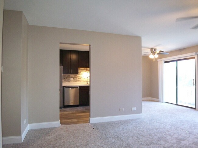Foto del edificio - 1517 7 Pines Rd