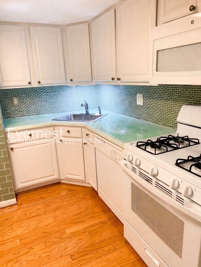 Photo - Spacious 3 Bed, 2 Bath Condo / Coming Soon!