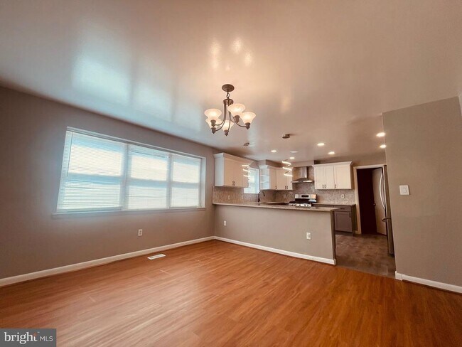 Foto del edificio - 3645 Glengyle Ave
