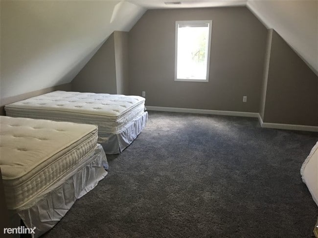 Building Photo - 4 br, 2 bath  - 1335 Hill St 1335 Hill Unit 3