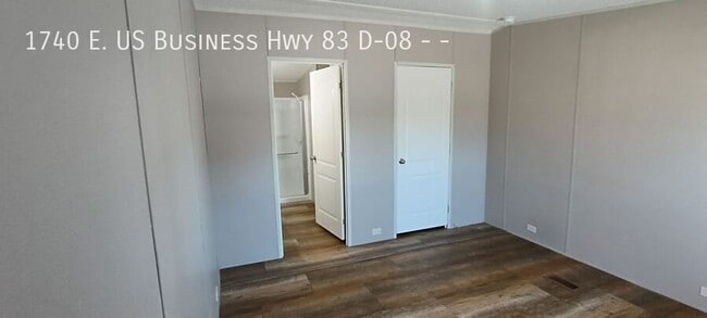 Building Photo - 8 D St