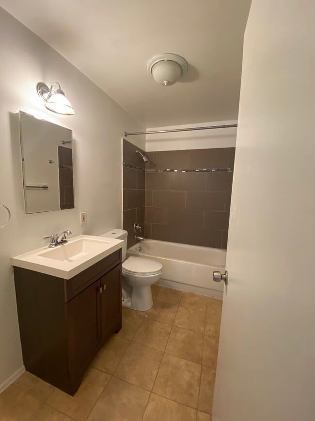 Foto del edificio - 2435 7th Ave W