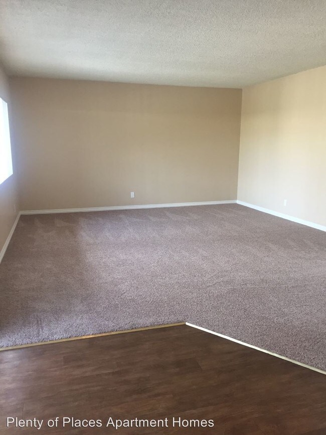 Building Photo - 7511 E Rosecrans Ave
