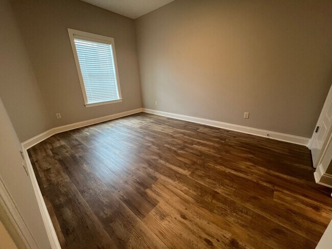 Building Photo - Rosemary Gate Townhome