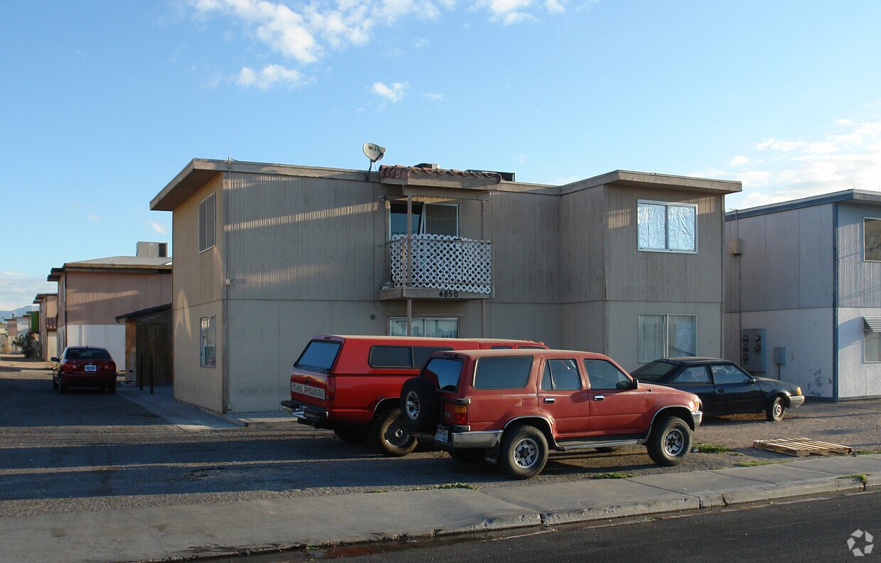 Building Photo - 4850 W Twain Ave