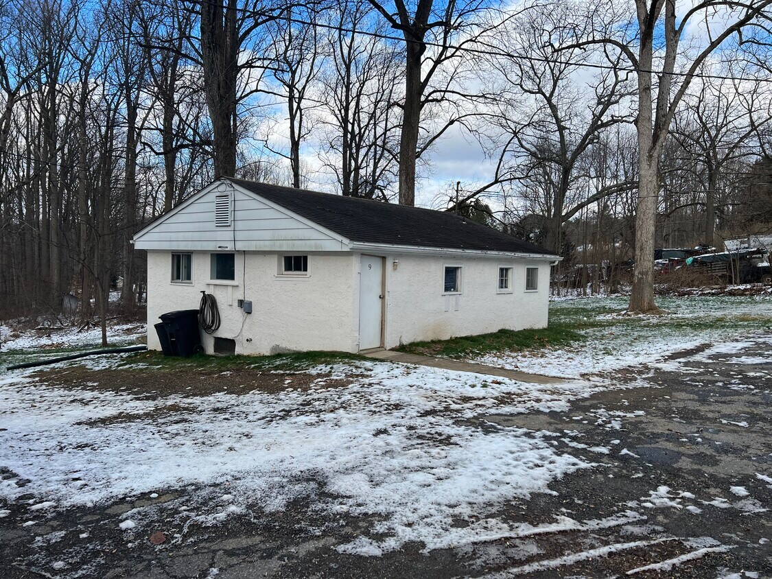 Single Family Dwelling - 9 Woodchoppertown Rd