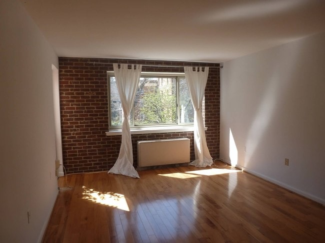 Building Photo - 2711 Ordway St NW