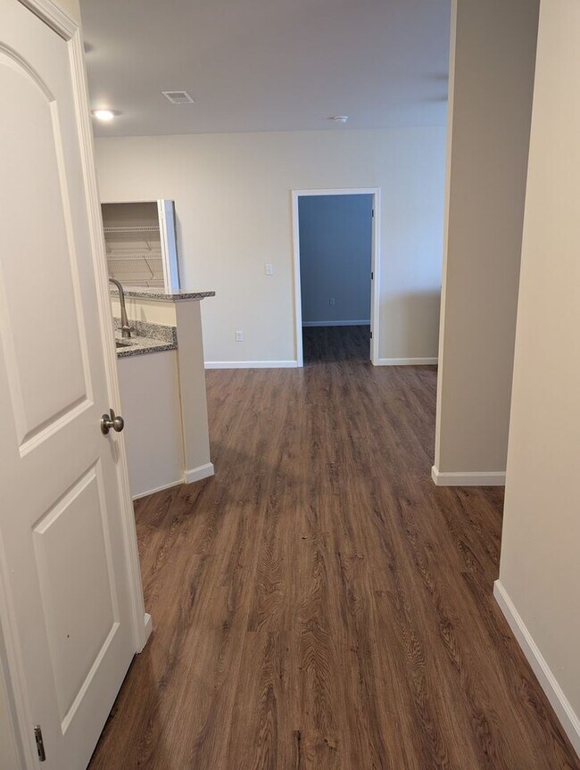 Foto del edificio - 117 Harmony Mdws Ct