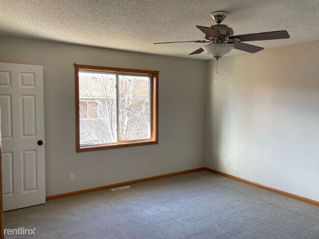 Building Photo - 3 br, 2 bath Townhome - 1596 Balinese  Street