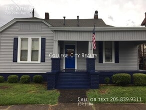 Building Photo - 709 20th Ave