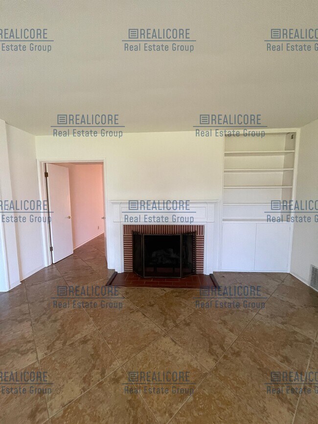 Building Photo - 8143 Calmada Ave