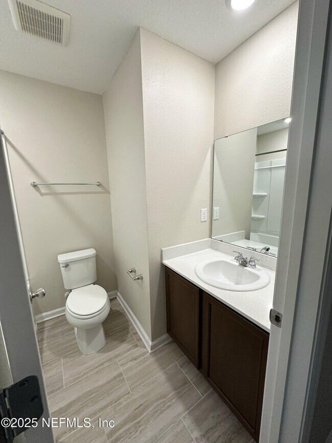 Foto del edificio - 7734 Merchants Way