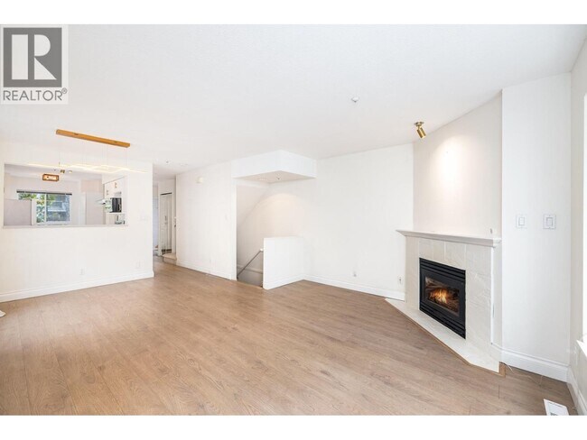 Building Photo - 8431 Jellicoe St