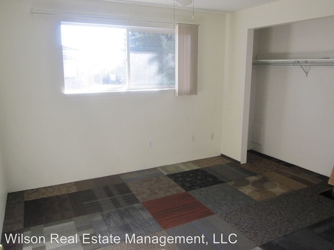 Building Photo - 706 S 44th Ave