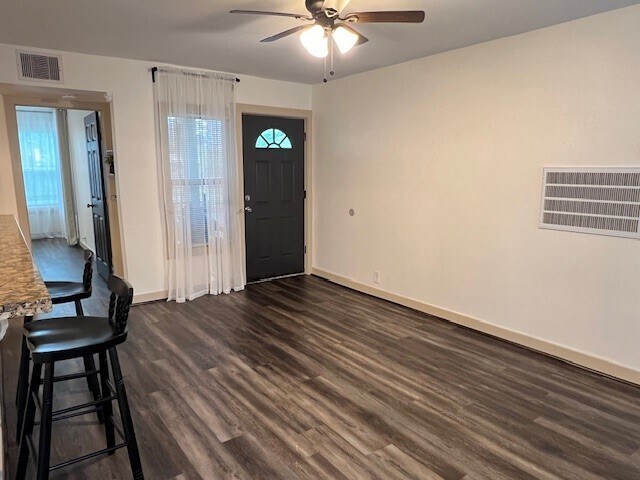 Foto del edificio - 4709 Park Dr