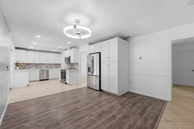 Foto del edificio - 4404 Meadow Creek Cir
