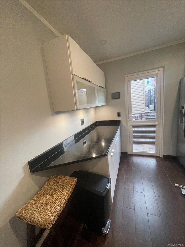 Foto del edificio - 61-60 56th St