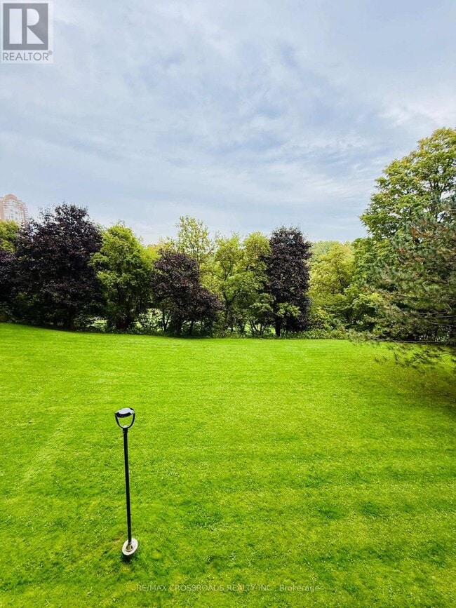 Building Photo - 20 Edgecliff Golfway