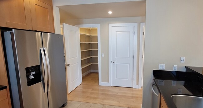 kitchen pantry - 760 27th Ave